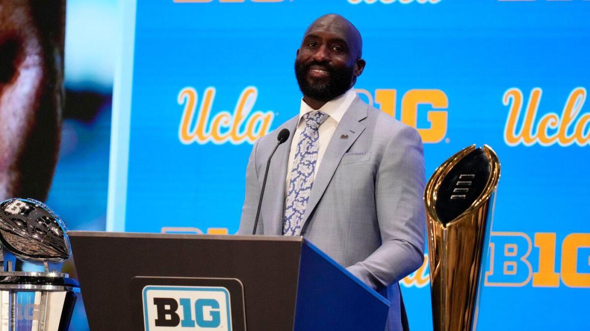https://sportshub.cbsistatic.com/i/r/2025/07/24/474c8d25-69f6-40cf-88ac-51f60188a2d4/thumbnail/1200x675/6111a595e766aa3e4968637884b23a24/foster.jpg