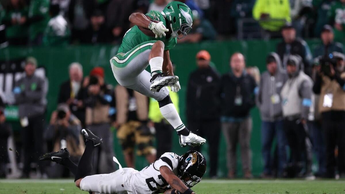 Eagles' Saquon Barkley opens up about a potential 2,000-yard repeat; why history isn't on the star RB's side Eagles' Saquon Barkley opens up about a potential 2,000-yard repeat; why history isn't on the star RB's side