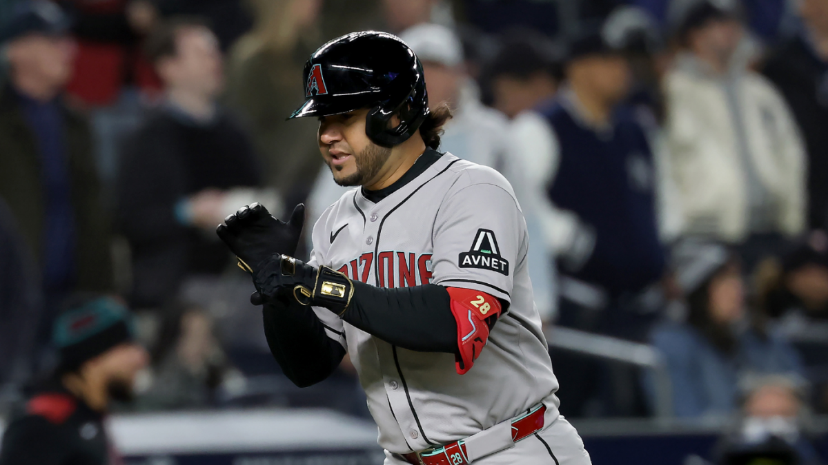https://sportshub.cbsistatic.com/i/r/2025/07/24/c0b968a9-fcdb-4550-a0a9-95864fde4cd1/thumbnail/1200x675/a147cf6d62b1fa2fe14a99afbd527dc7/suarez-getty-2.png