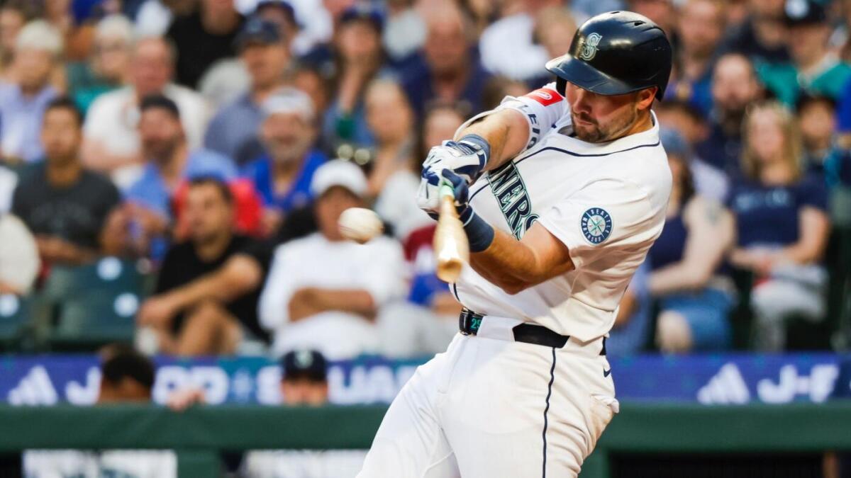https://sportshub.cbsistatic.com/i/r/2025/07/25/10a22391-e4f9-4981-b233-497b6b926e66/thumbnail/1200x675/94bbb8d12cb3fc5d01e8845ec0d84636/cal-raleigh-seattle-mariners-imagn-images.jpg