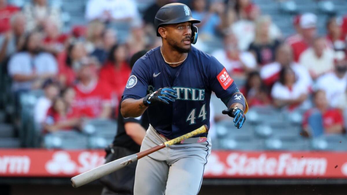 https://sportshub.cbsistatic.com/i/r/2025/07/26/d002a15c-83b4-4648-a8a4-3171802b86b4/thumbnail/1200x675/881041dd9986211c62fb47cb0da4b6f3/julio-rodriguez-cbs.jpg