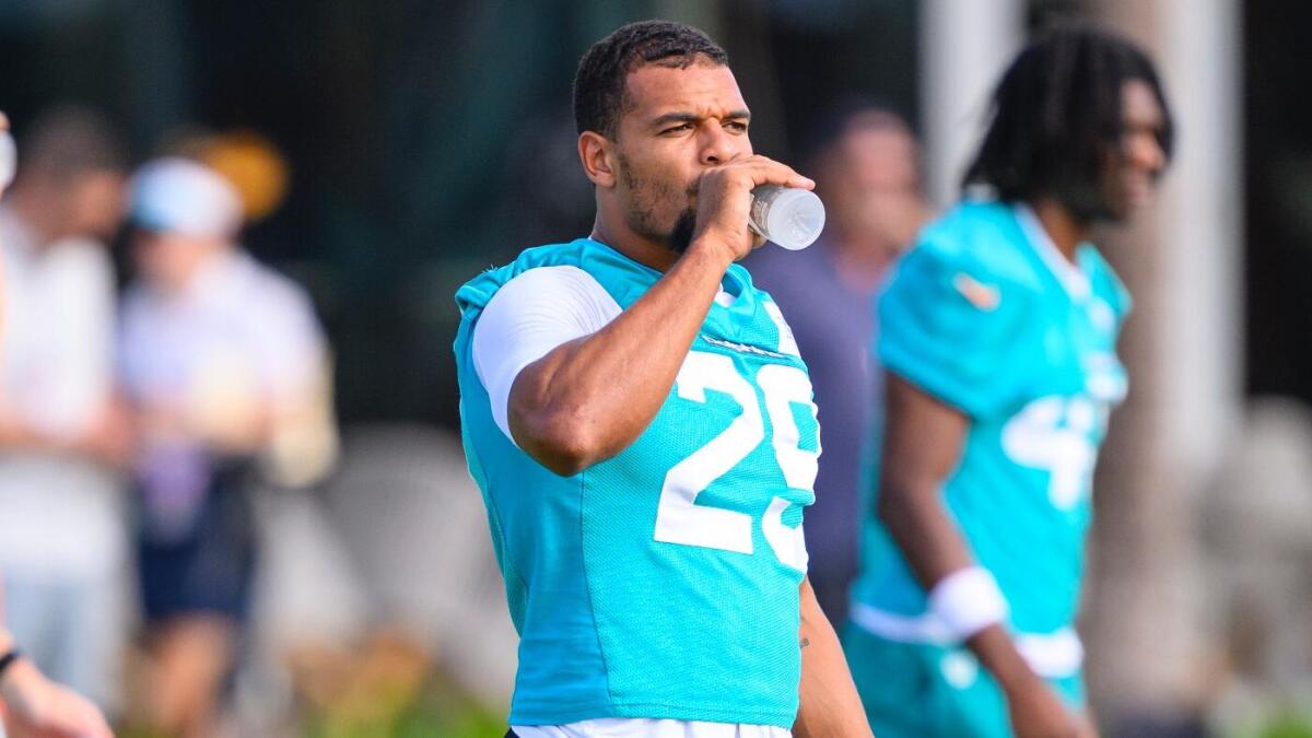 Minkah Fitzpatrick, Dolphins agree to revised contract, veteran safety receives .2 million guaranteed Minkah Fitzpatrick, Dolphins agree to revised contract, veteran safety receives .2 million guaranteed