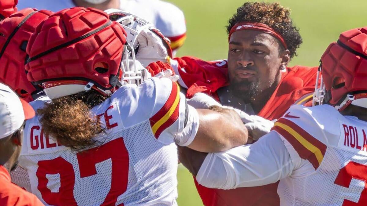 https://sportshub.cbsistatic.com/i/r/2025/07/30/26b21ad5-ead0-42cb-bc36-85a1b1e4124c/thumbnail/1200x675/8d8aea50fcc666592385ce0fb2455aa2/chiefs-fight.jpg