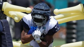 El novato de los Cowboys, RB Jaydon Blue, todavía está motivado por 'Borderline Lazy' comentó cuando tomó el representante del que en el campamento.