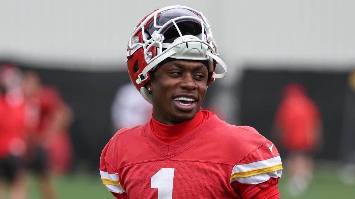 https://sportshub.cbsistatic.com/i/r/2025/08/01/e135f482-aef5-4b62-8d07-e13015c8592b/thumbnail/1200x675/6e0de60aa165102b64ffc8bf7597185e/xavier-worthy.jpg