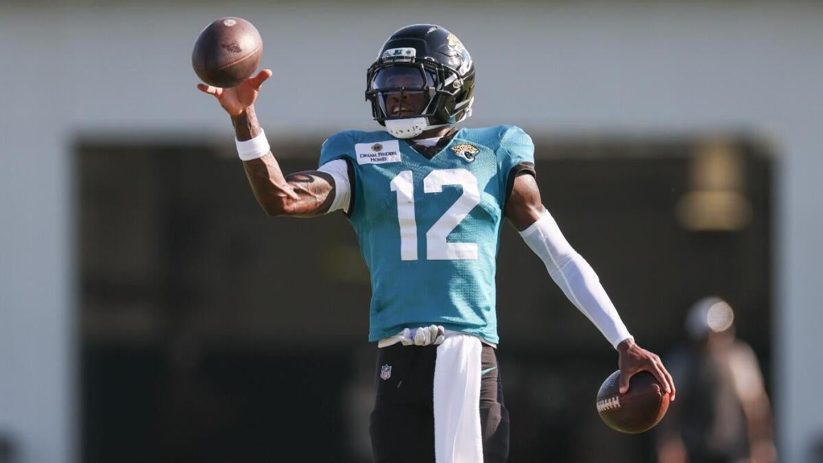 https://sportshub.cbsistatic.com/i/r/2025/08/04/e2d79460-8299-4ec0-88c9-ca5c3b31c11f/thumbnail/1200x675/ed2f1411d58ad5ff144aec182e78b8ec/travis-hunter.jpg