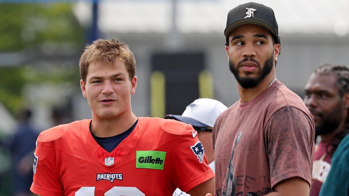 https://sportshub.cbsistatic.com/i/r/2025/08/06/417696c7-c8bf-4f78-bb31-d27c053eb18d/thumbnail/1200x675/f11ea70d796ecfce8aa6bf80f07f7d39/gettyimages-2228095682-2.jpg