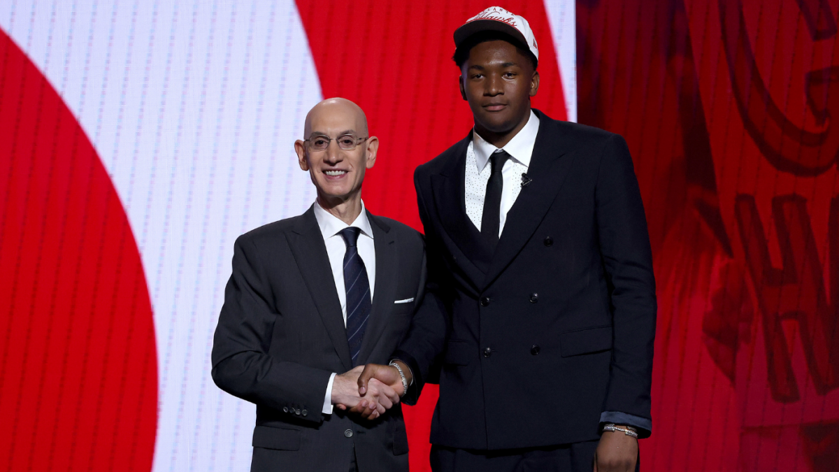 https://sportshub.cbsistatic.com/i/r/2025/08/06/b918c941-4b53-46ce-9589-61070c38e257/thumbnail/1200x675/bb07a23de456051b7d4eb22660f70067/derik-queen-getty.png