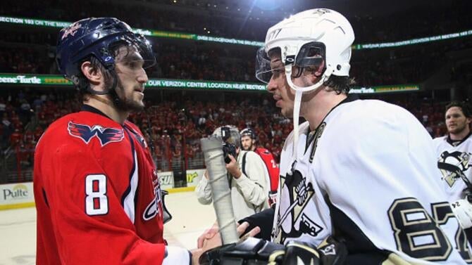 Sidney Crosby and Alex Ovechkin shaking hands