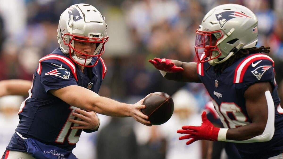 https://sportshub.cbsistatic.com/i/r/2025/08/08/b9d5df6e-d7b3-4665-8b4f-42e28883b36e/thumbnail/1200x675/95aff3a87dce545076d977166e920e02/drake-maye-new-england-patriots-imagn-images.jpg