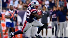 Die Rookies der Patriots beeindrucken beim NFL-Vorsaison-Auftakt, der von einem sehenswerten 100-Yard-Kickoff-Return gekrönt wird