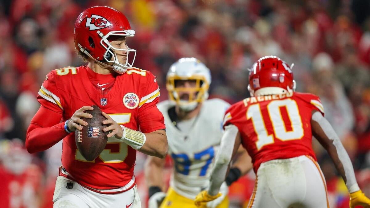 https://sportshub.cbsistatic.com/i/r/2025/08/09/31d341ba-f1c0-48e2-9346-58e438880f7d/thumbnail/1200x675/333a352ac175e2941572b187440af7e3/patrick-mahomes-chiefs-getty-images.jpg