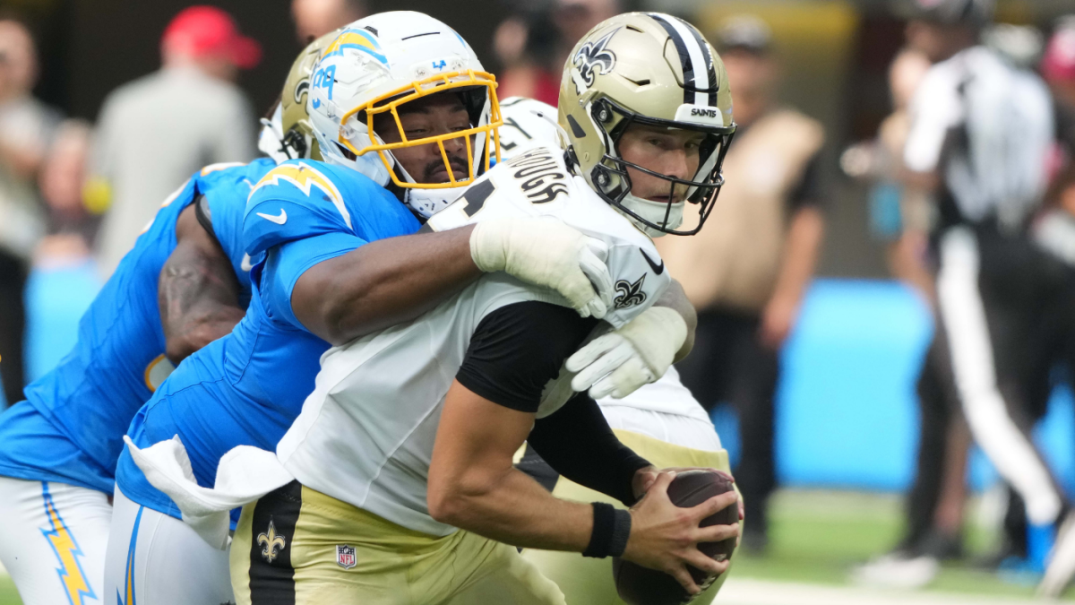 https://sportshub.cbsistatic.com/i/r/2025/08/11/b916917e-eea6-4886-89ff-fd2db5e36d95/thumbnail/1200x675/b7b77a8cd9d220b8c008ad4800386248/shough-imagn.png