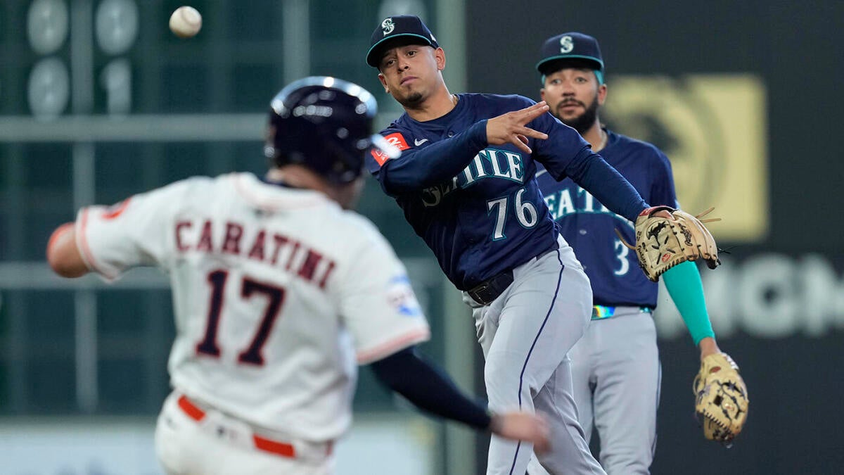 https://sportshub.cbsistatic.com/i/r/2025/08/15/a4d7d14d-ea56-4fe0-89ba-36a112b4b99b/thumbnail/1200x675/77882abd9df9a41ba03ebabf2093c166/mariners-astros-g.jpg