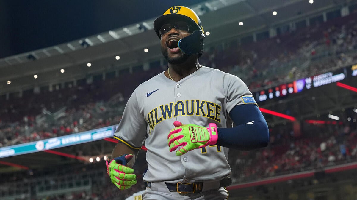 https://sportshub.cbsistatic.com/i/r/2025/08/17/0b1739d3-4e38-452a-b775-0a3ea91f7d75/thumbnail/1200x675/1d4b04a3f98e7dcf46153e321bc22ee8/081625-andruwmonasterio.jpg