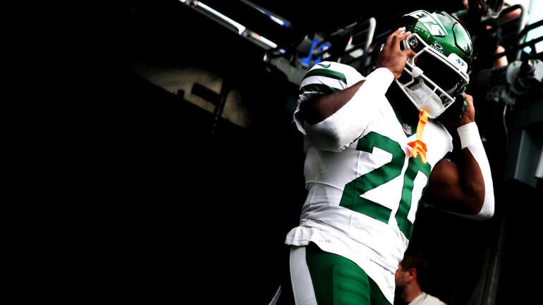 breece-hall-pregame.jpg