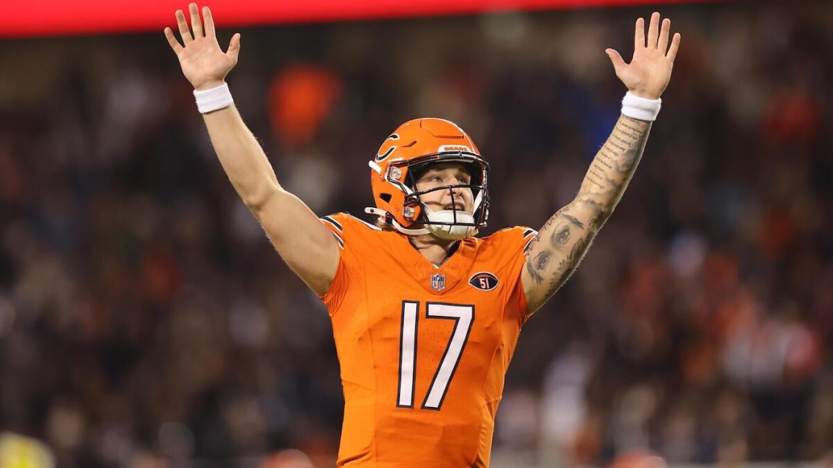 Quarterback Tyson Bagent gets emotional after making history with Bears in signing extension - CBSSports.com