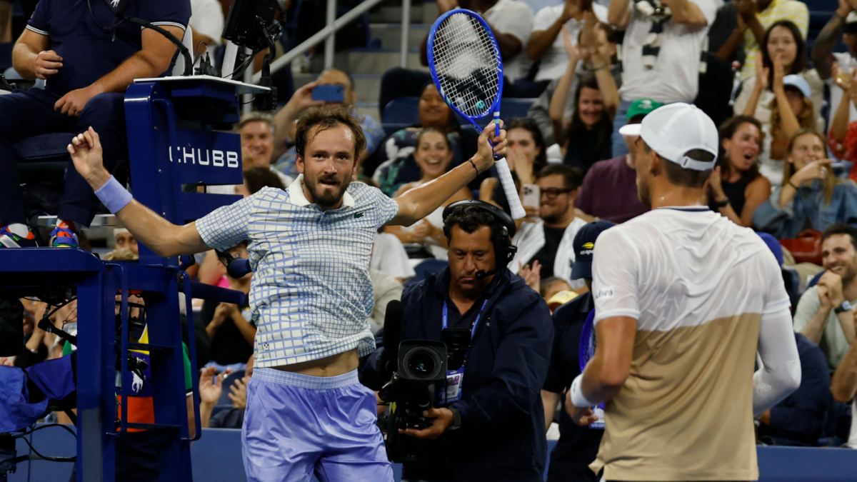 US Open: Daniil Medvedev-Benjamin Bonzi match interrupted by photographer, resulting in chaotic 5-set thriller