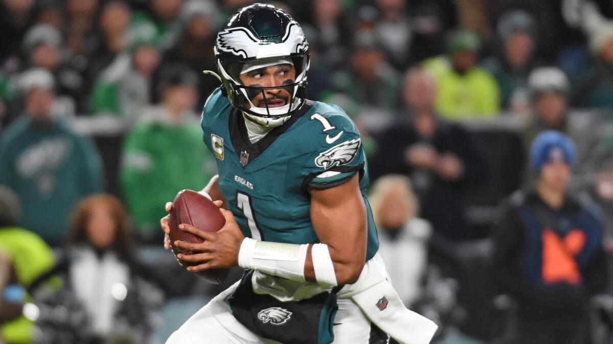 https://sportshub.cbsistatic.com/i/r/2025/08/26/0374463c-b081-421d-9228-ef044ab62905/thumbnail/1200x675/d8b6597f69e470056e096cba53e05728/jalen-hurts-cbs.jpg