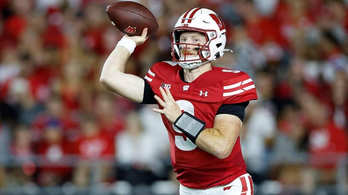 Wisconsin beginning QB Billy Edwards Jr. leaves Week 1 win over Miami (Ohio) with non-contact damage