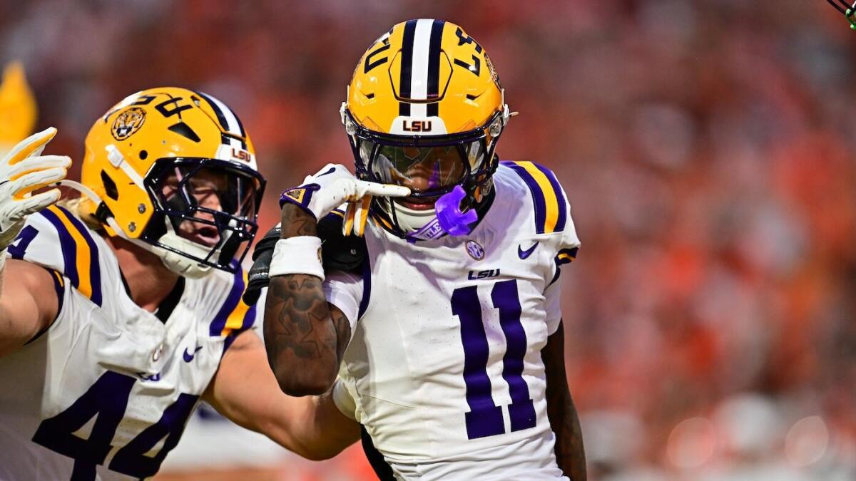 College football winners and losers: LSU flexes defense