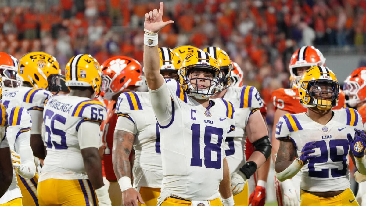 https://sportshub.cbsistatic.com/i/r/2025/09/01/6e32e1e8-7884-4ced-a174-6a14d6b2f9a3/thumbnail/1200x675/f28984926ff25b274fd07b4727f7c8b5/garrett-nussmeier.jpg
