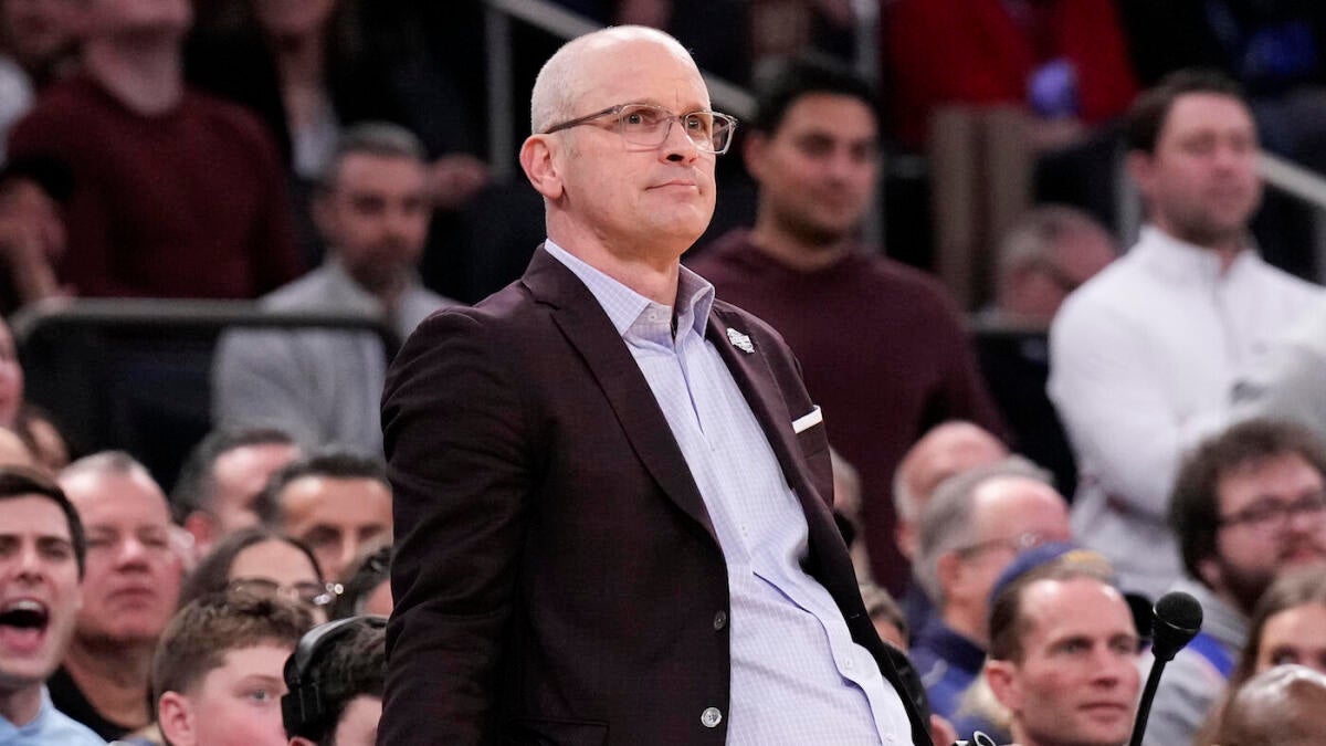 Dan Hurley briefly contemplated leaving UConn after turbulent 2024-25 season: 'I wasn't a good leader' - CBSSports.com