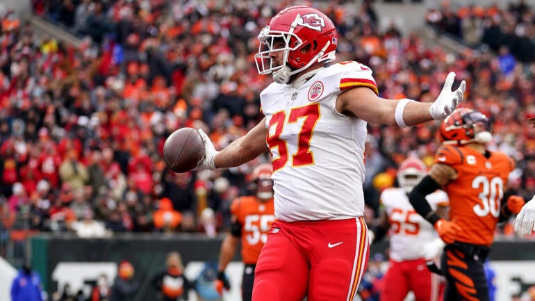 travis-kelce-td.jpg
