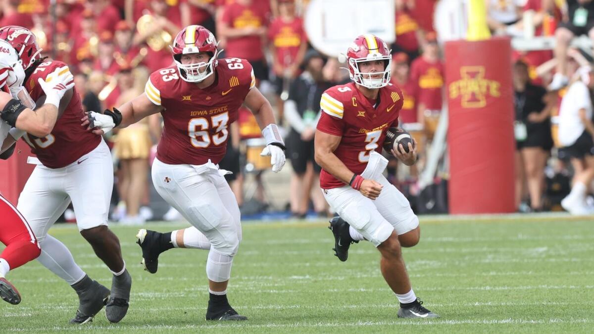 Iowa vs. Iowa State prediction, odds, bets: Mannequin reveals free Week 2 faculty soccer picks for Saturday