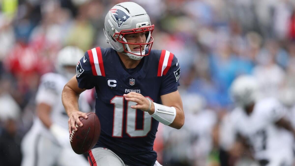 https://sportshub.cbsistatic.com/i/r/2025/09/07/3f5250ac-e73f-4528-95a8-1e70e115c921/thumbnail/1200x675/0aded0192fd890d44ec0ba04a8616fde/drake-maye.jpg