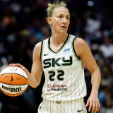 090625-courtneyvandersloot.jpg