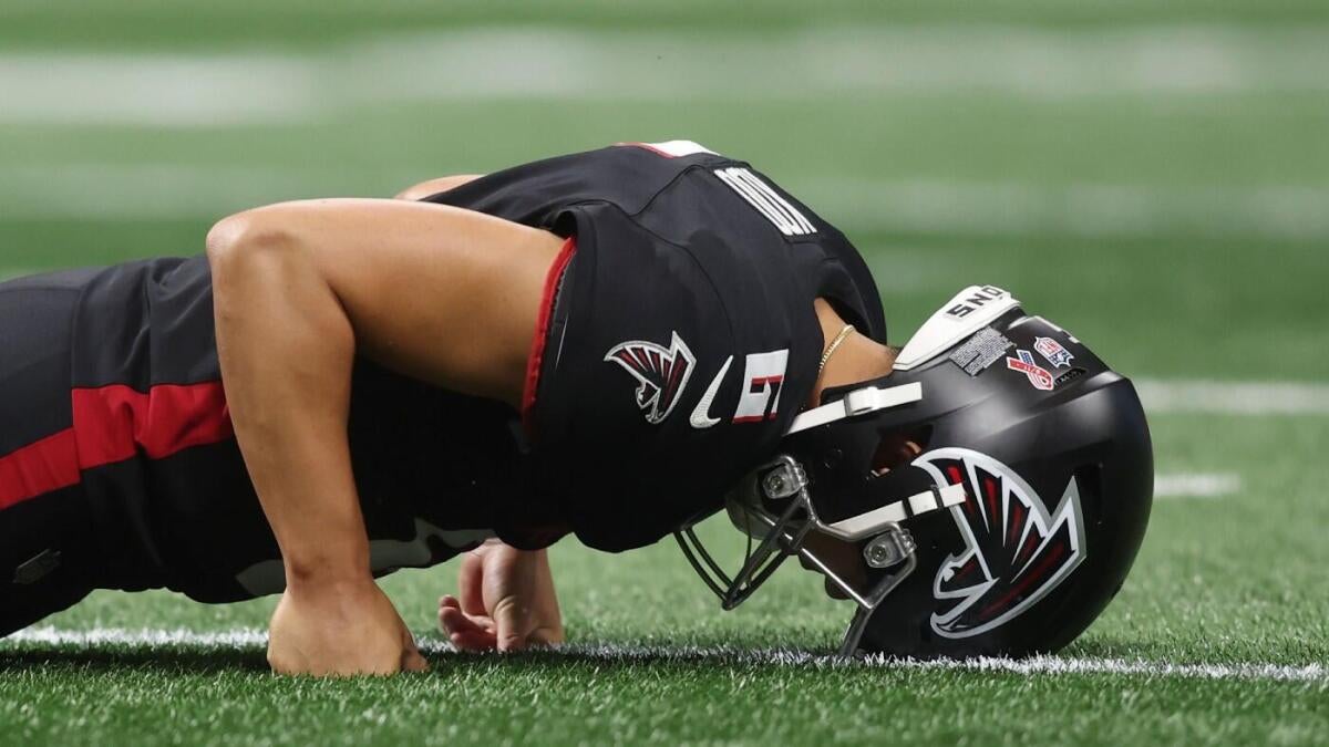 Falcons exploring choices at kicker after Younghoe Koo misses game-tying subject purpose in loss to Buccaneers