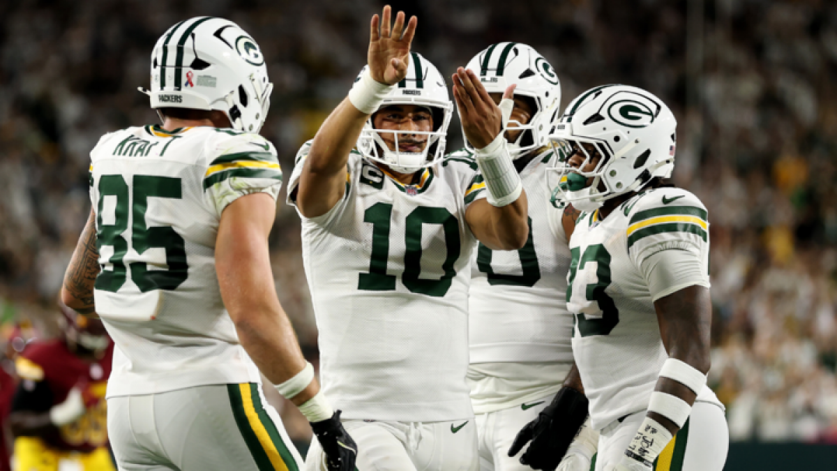 Packers vs. Commanders score: Jordan Love, Micah Parsons, Tucker Kraft shine, lead Green Bay to statement win