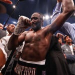 terence-crawford-celebrate-alvarez.jpg