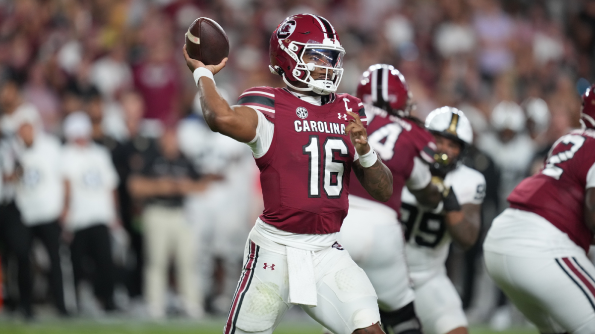 LaNorris Sellers injury: South Carolina QB ruled out vs. Vanderbilt after hard hit, targeting penalty