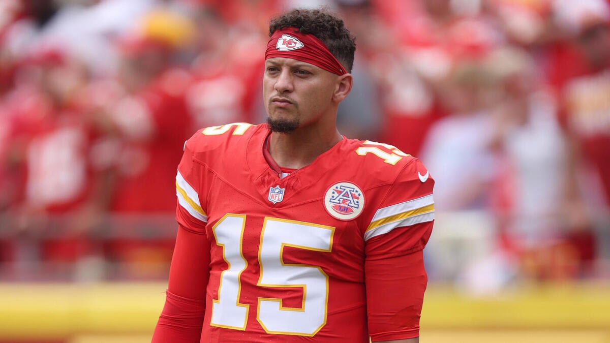 Andy Reid, Patrick Mahomes take accountability, handle key turnover in Chiefs Week 2 loss to Eagles