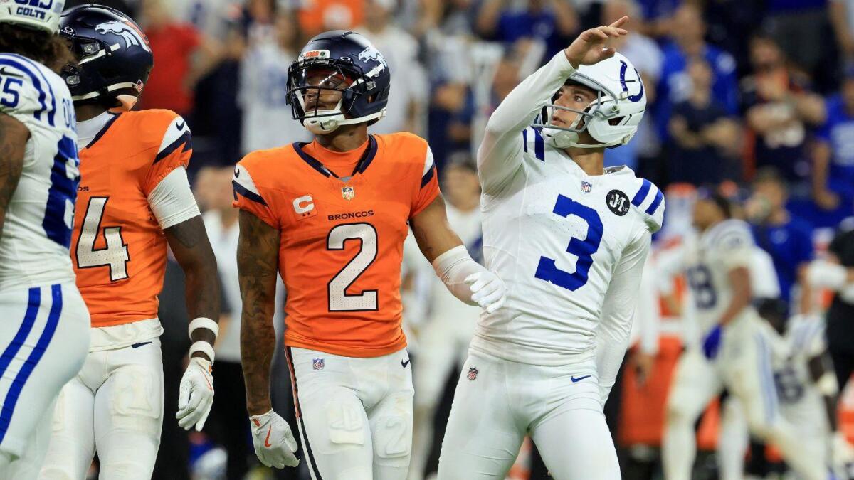 Why were Broncos called for 'leverage' penalty? Referee explains call that sparked Colts victory - CBSSports.com
