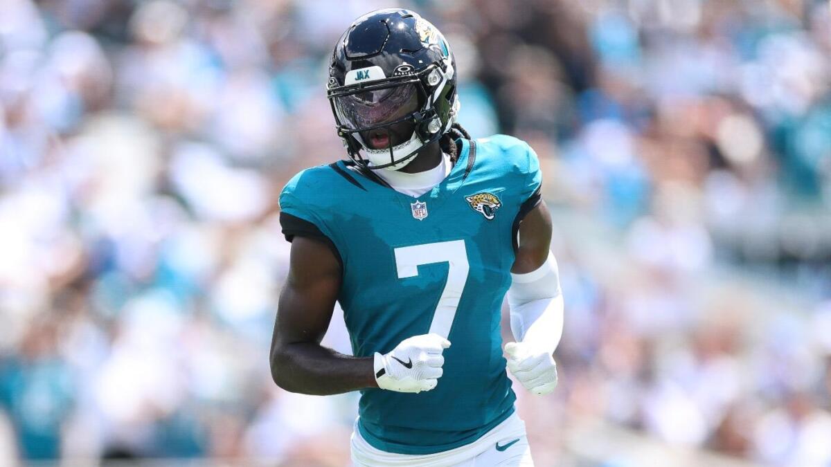 Jaguars' Brian Thomas Jr. was dealing with wrist injury in disastrous Week 2 outing against Bengals - CBSSports.com