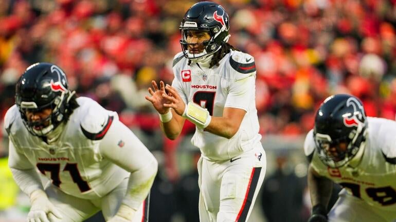 C.J. Stroud, quarterback do Houston Texans, em ação.