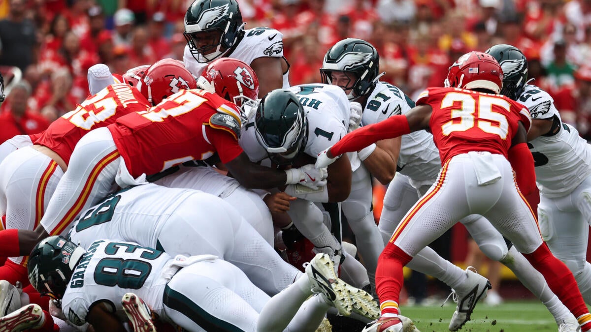 Eagles keep pushing around the competition, but it's not because of controversial play they have perfected - CBSSports.com