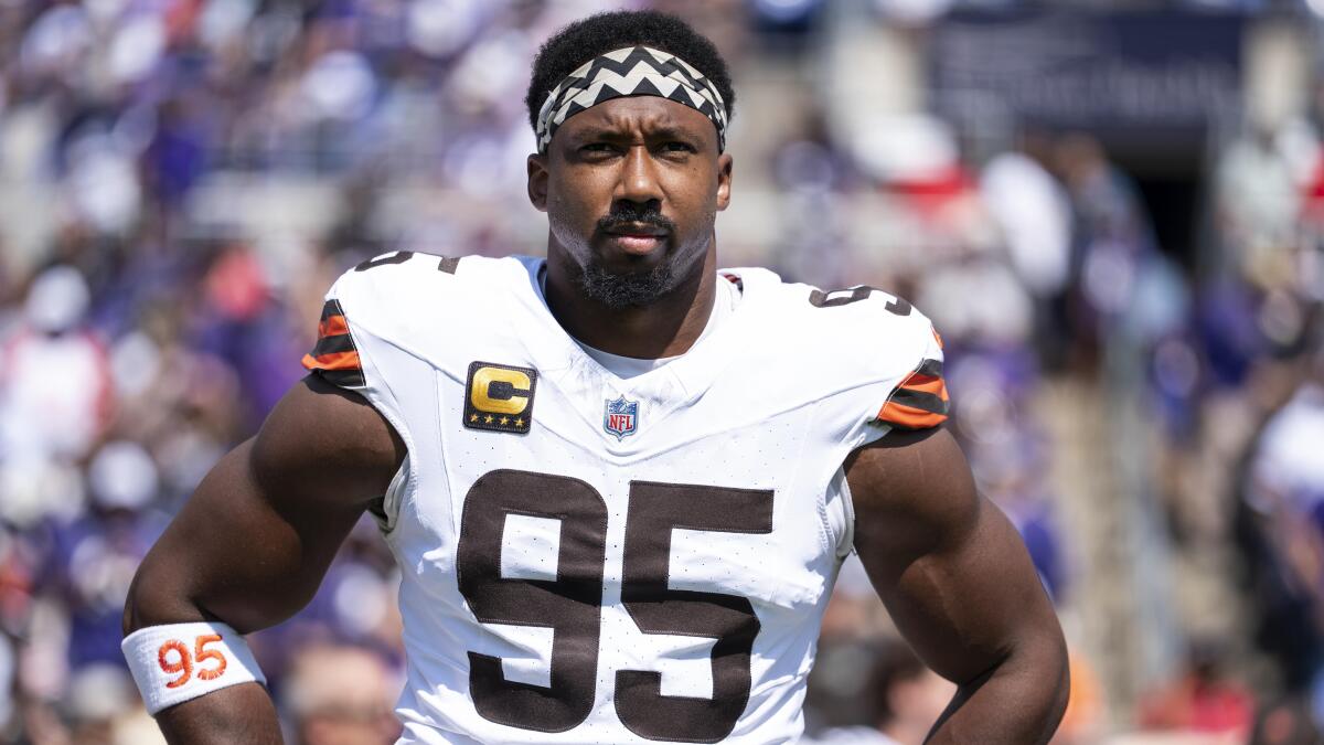 Myles Garrett's contract extension, trade potential revisited with Browns star's frustration evident in Week 3 - CBSSports.com