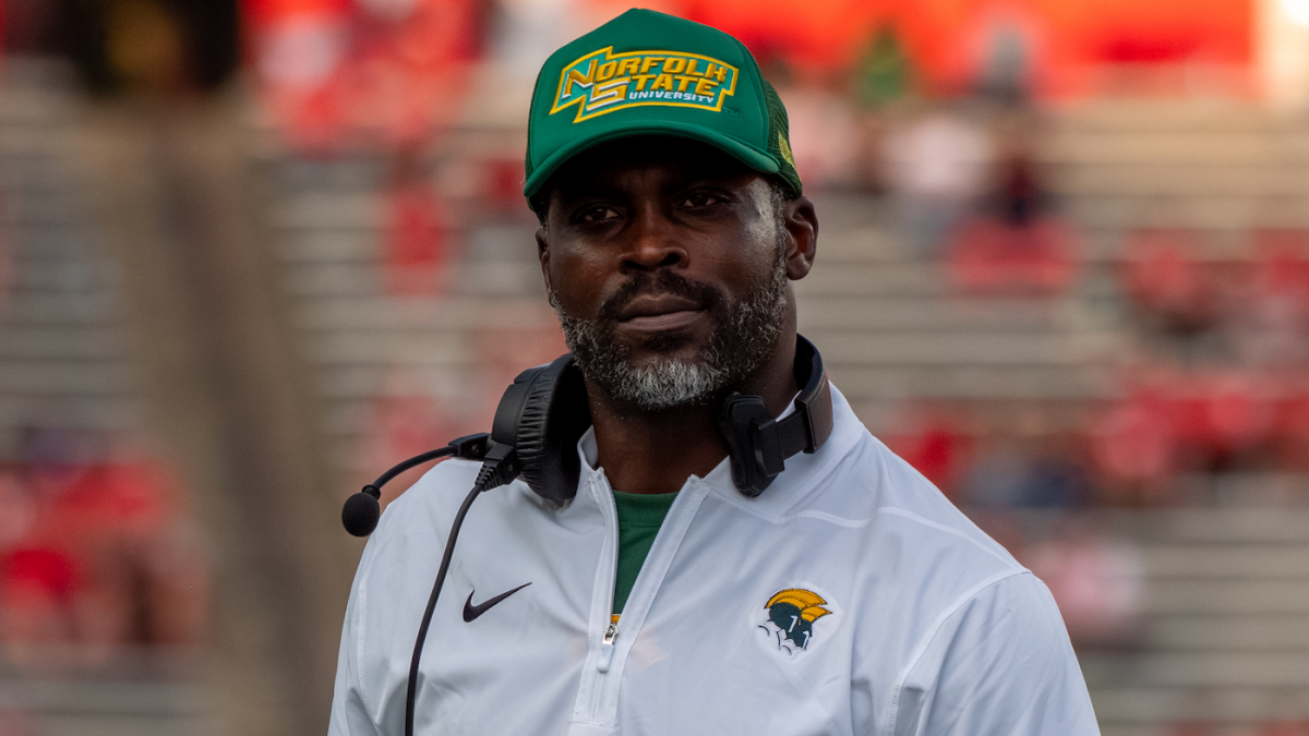 https://sportshub.cbsistatic.com/i/r/2025/09/16/f7315f21-f6ca-42bc-a746-d65d5bf059cb/thumbnail/1200x675/4583558c18ae4323df5b87e5e213f6f8/vick.png