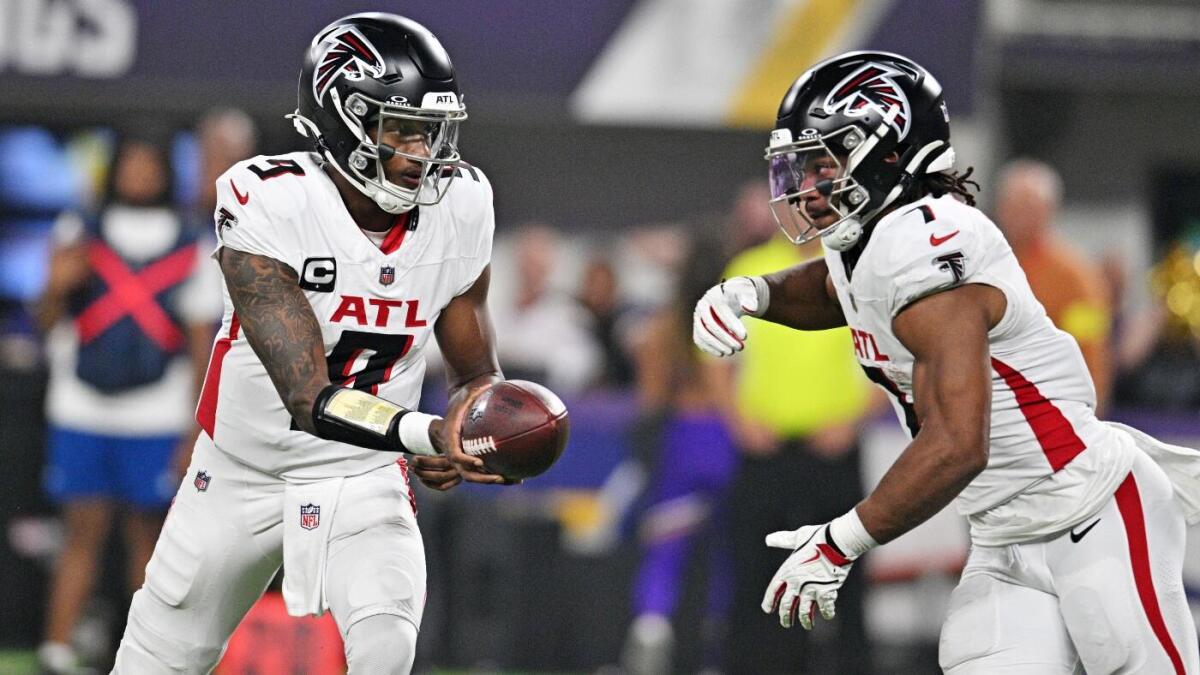 https://sportshub.cbsistatic.com/i/r/2025/09/17/ff35d2f2-b86f-4f8e-b768-eaef462145da/thumbnail/1200x675/e7232a0bf2a667a16fec064e90d13fef/falcons-cbs.jpg