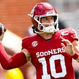 usatsi-27130075-john-mateer-sooners-qb-pregame-2025-1400.jpg