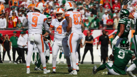 Jets erase 20-point deficit in final minutes before falling to Buccaneers in latest gut-wrenching loss