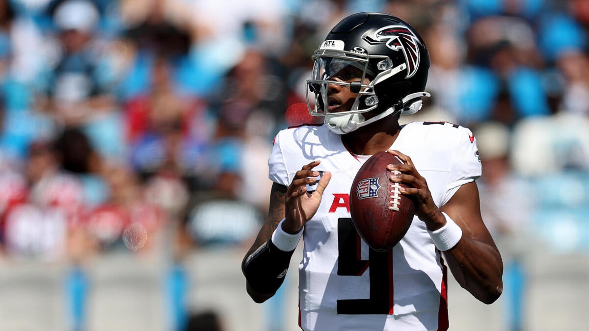 https://sportshub.cbsistatic.com/i/r/2025/09/23/ae82ddf2-a920-464f-85b6-ad96b72b0dc8/thumbnail/1200x675/bd65a8bd2cf290fc45cb01bd32f71a5a/penix.jpg