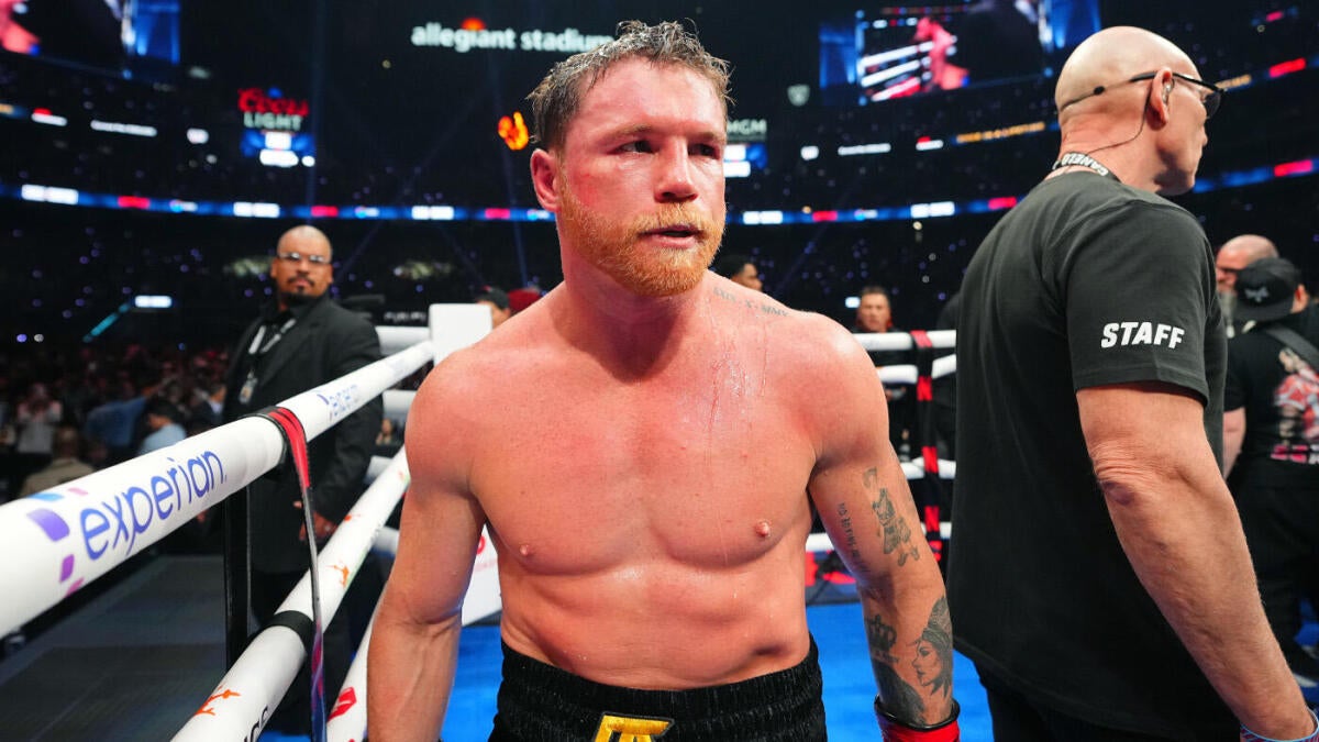 Oscar De La Hoya says Canelo Alvarez can continue fighting at an elite level if he makes one specific change