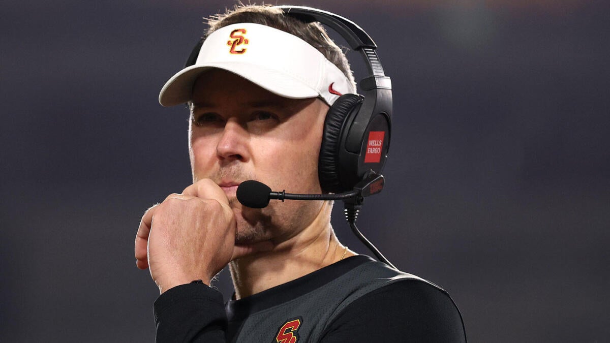 USC’s Lincoln Riley says variations in kickoff instances creates ‘challenges’ that the Trojans should ‘adapt’ to