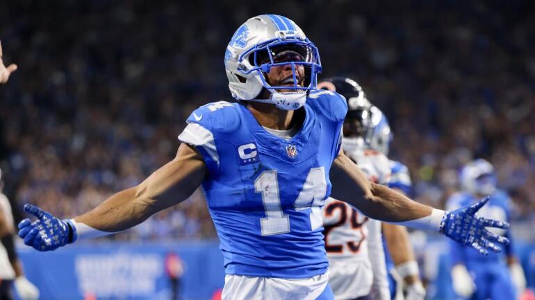 Amon-Ra St. Brown em ação pela equipe do Detroit Lions.