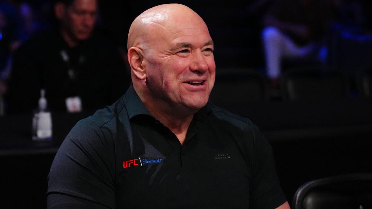 https://sportshub.cbsistatic.com/i/r/2025/09/28/418dbcf4-58cf-46e0-b817-cbcd640346d3/thumbnail/1200x675/d232a6cd1e1decfeb89e79e146fc9f21/dana-white-smile-paramount.jpg